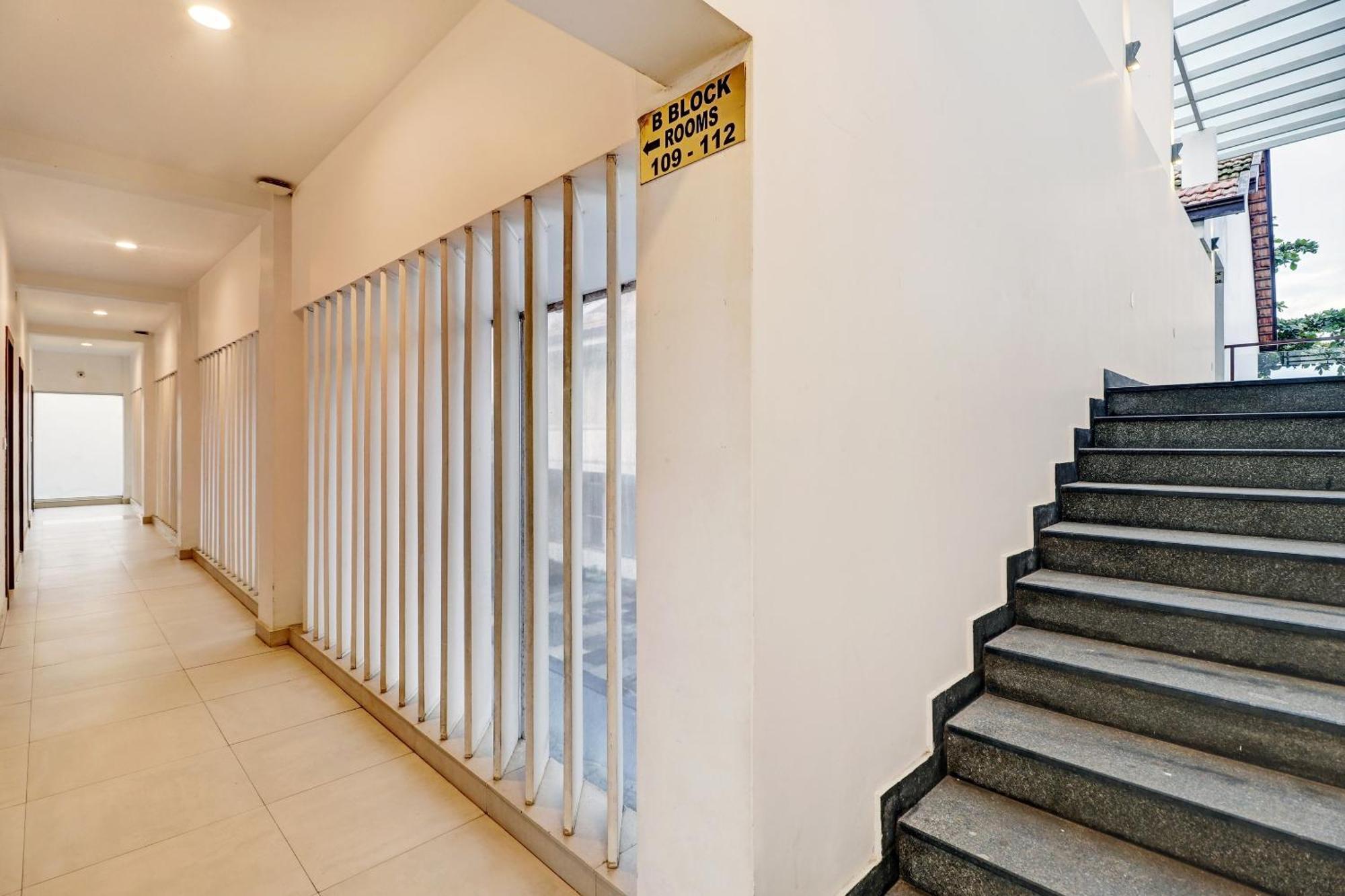 Townhouse Oak Edassery'S Sealine Villa Stay Kochi Esterno foto