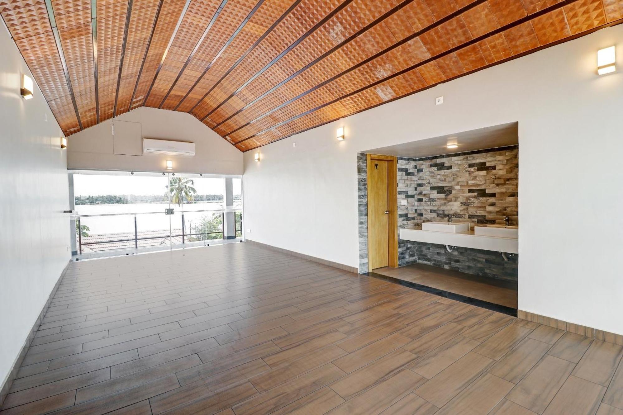 Townhouse Oak Edassery'S Sealine Villa Stay Kochi Esterno foto