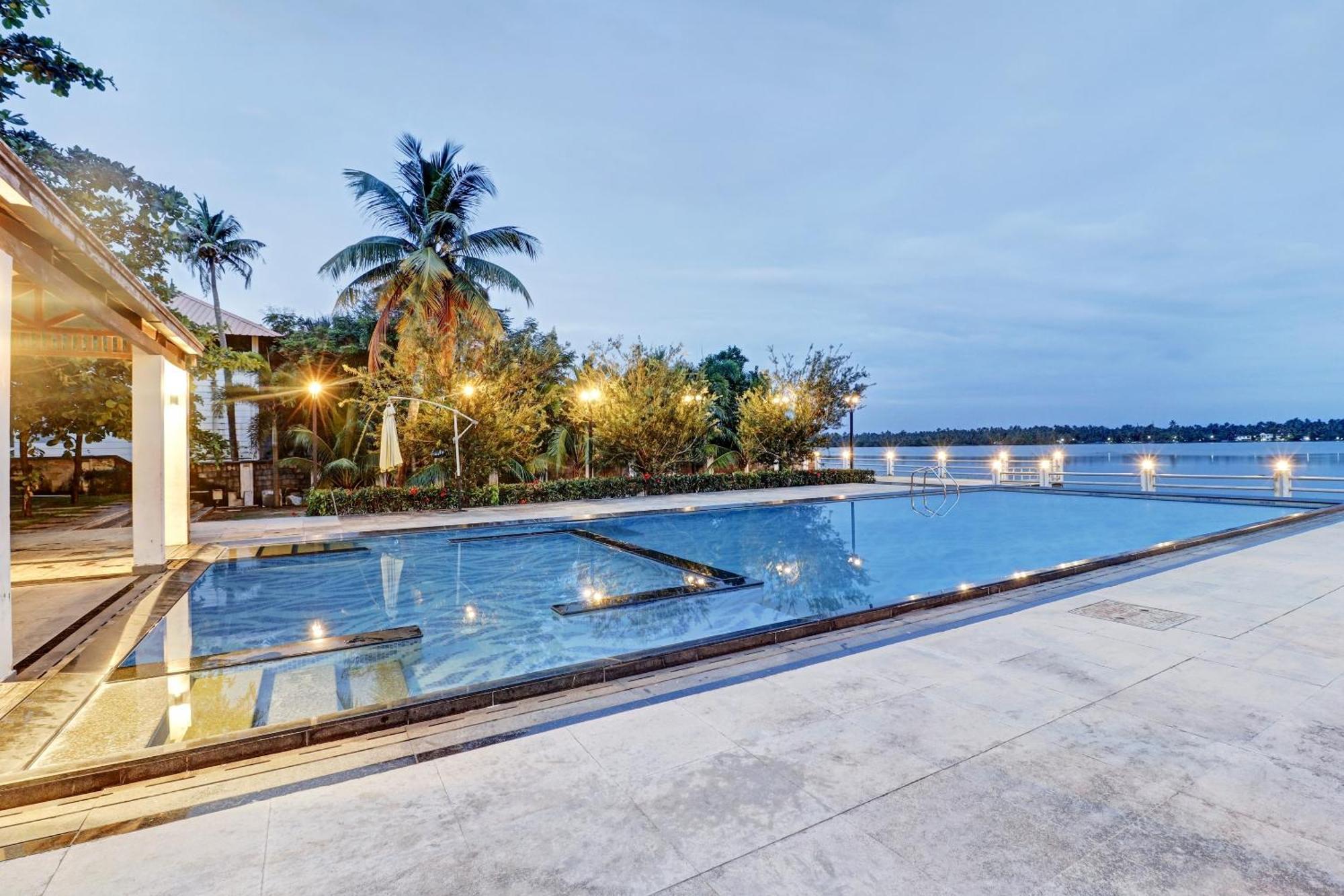 Townhouse Oak Edassery'S Sealine Villa Stay Kochi Esterno foto