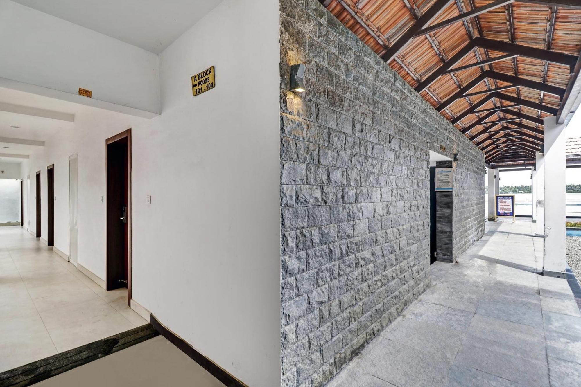 Townhouse Oak Edassery'S Sealine Villa Stay Kochi Esterno foto
