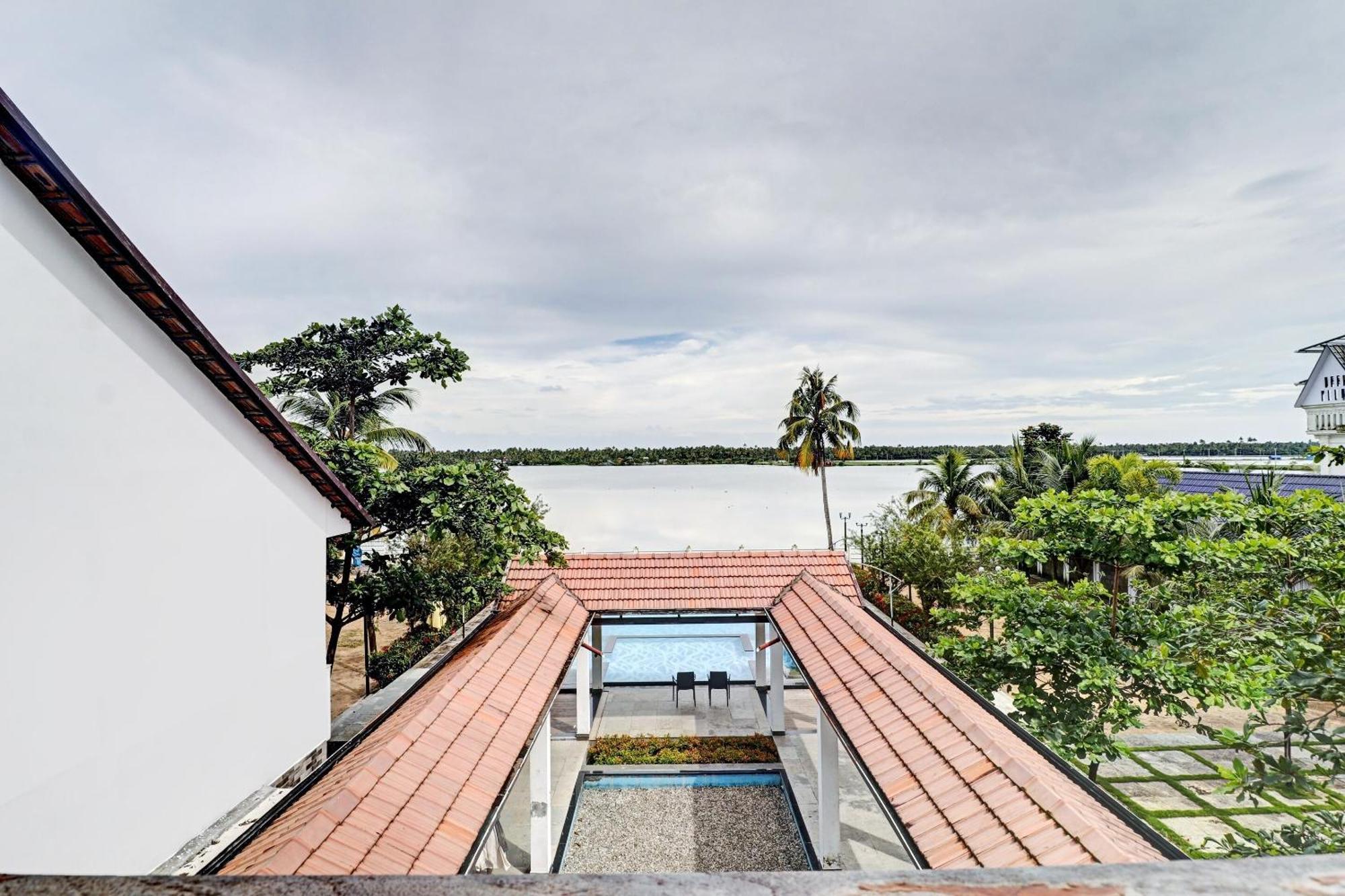Townhouse Oak Edassery'S Sealine Villa Stay Kochi Esterno foto